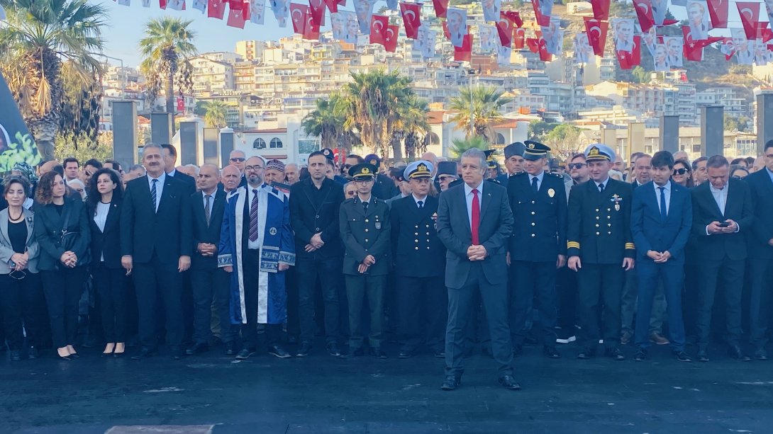 10 Kasım Atatürk'ü Anma Çelenk Töreni Gerçekleştirildi.