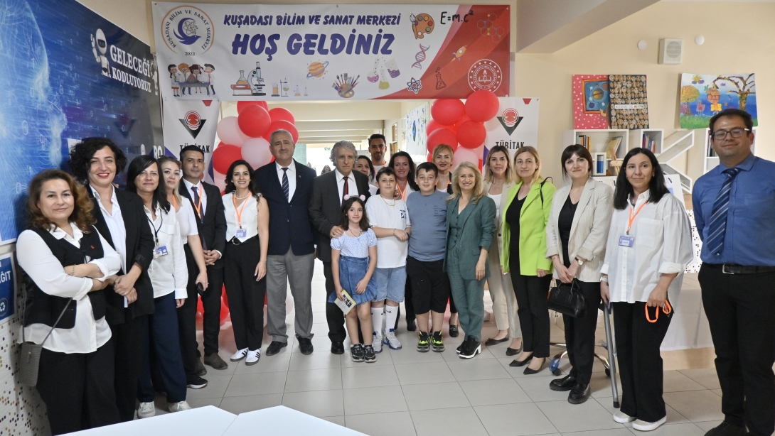 Kuşadası Bilim Sanat Merkezi'nde TÜBİTAK Bilim Fuarı Gerçekleştirildi