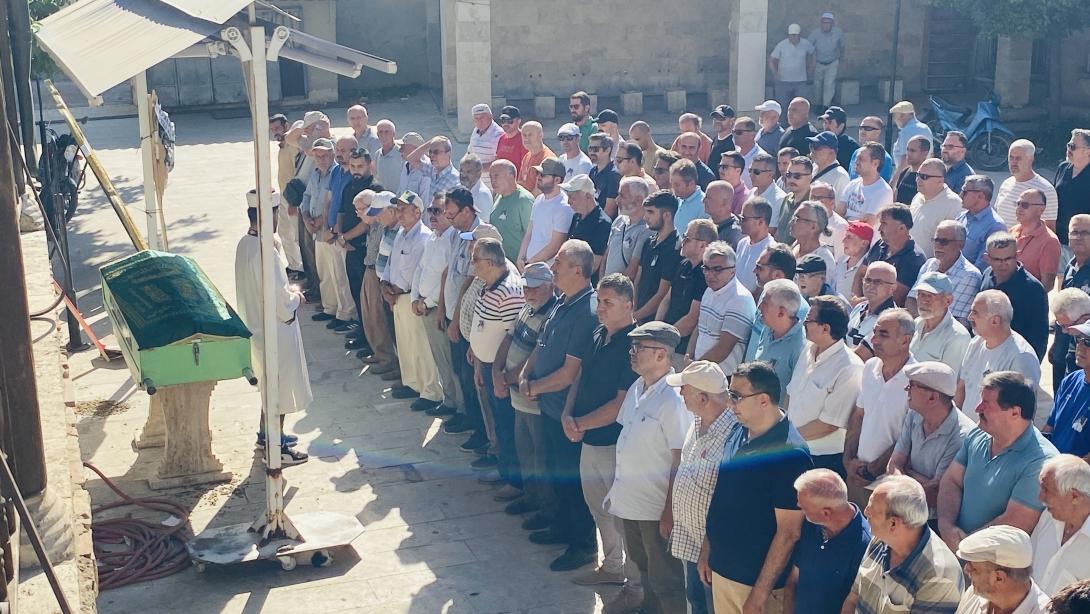Mahmut Esat Bozkurt İlkokulu Eski Müdürü Feyzi Uysal Son Yolculuğuna Uğurlandı